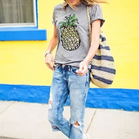 Pineapple Graphic Gray Short Sleeve Tee Shirt - Picture 3 of 6